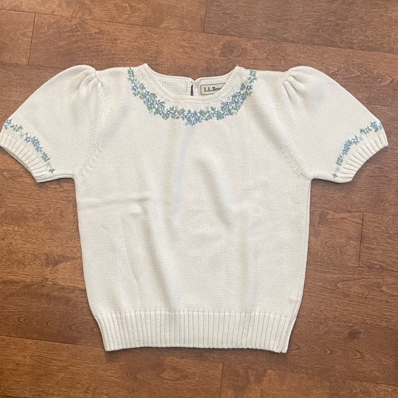 Vintage L.L Bean Embroodered Floral Sweater - Picture 2 of 9